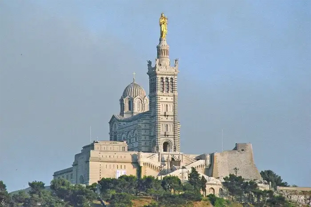marseille top ten list of tourist attractions, explore the beautiful scenery of the pearl of the mediterranean!