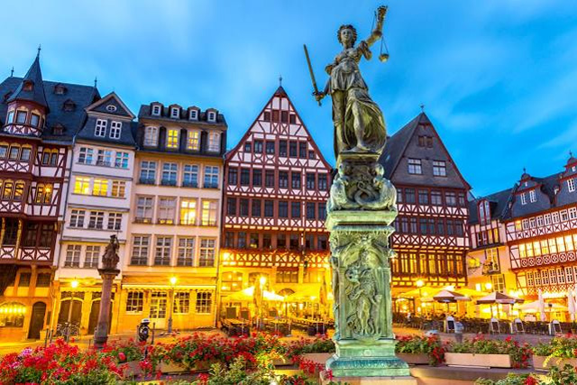 Frankfurt top ten tourist attractions list, in the skyscrapers between the experience of art and history!