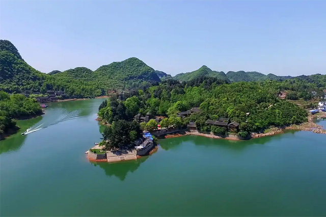 Hongfeng Lake