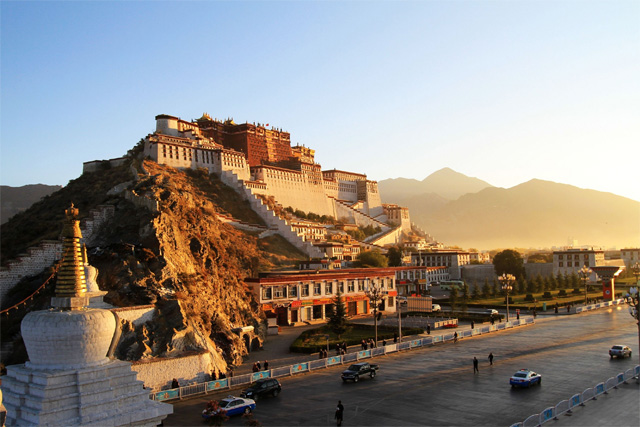 Lhasa top ten tourist attractions list, enjoy the plateau culture and beautiful landscape!