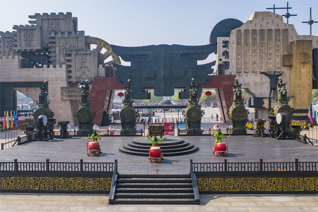 Yancheng Spring and Autumn Paradise