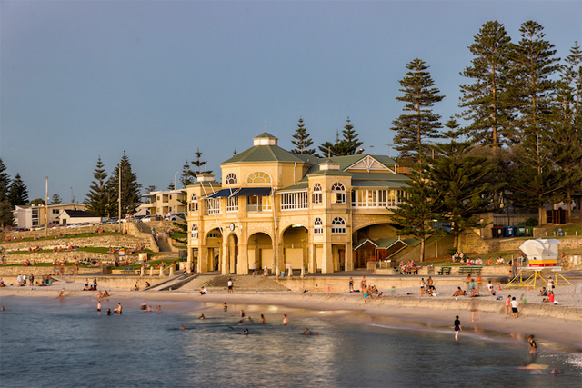 Perth Top 10 Tourist Attractions List to explore the beautiful scenery of the capital of Western Australia!