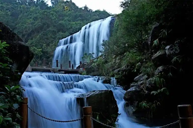 Huang Manchu Waterfall Group
