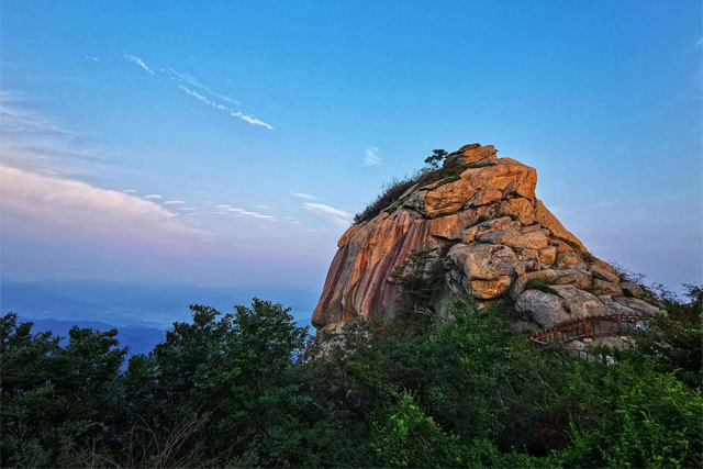 Zone panoramique de la montagne Jigong dans la ville de Xinyang