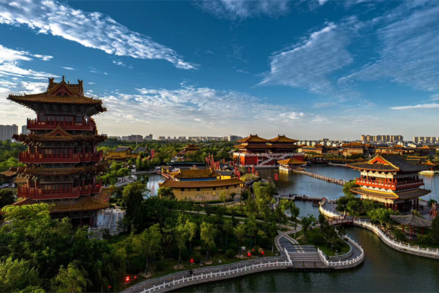 Zone panoramique du jardin Shanghe de Qingming dans la ville de Kaifeng