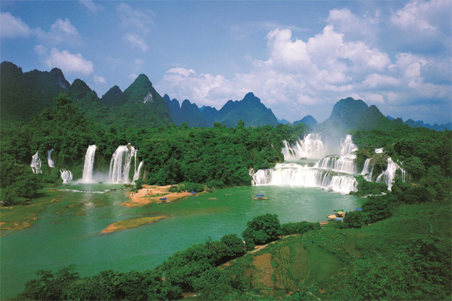 崇左市德天跨国瀑布景区